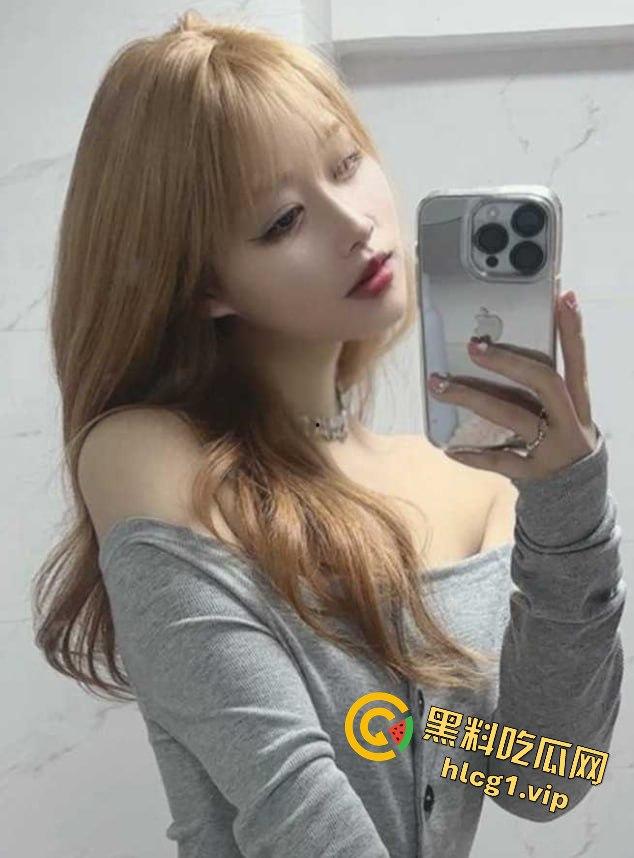 杭州顶级颜值援交妹黄文琪，只需1000块搞一炮！床上主动拿手机记录，这钱花得太值！  第9张