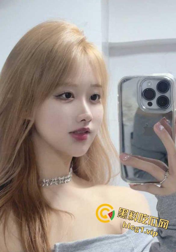 杭州顶级颜值援交妹黄文琪，只需1000块搞一炮！床上主动拿手机记录，这钱花得太值！  第10张