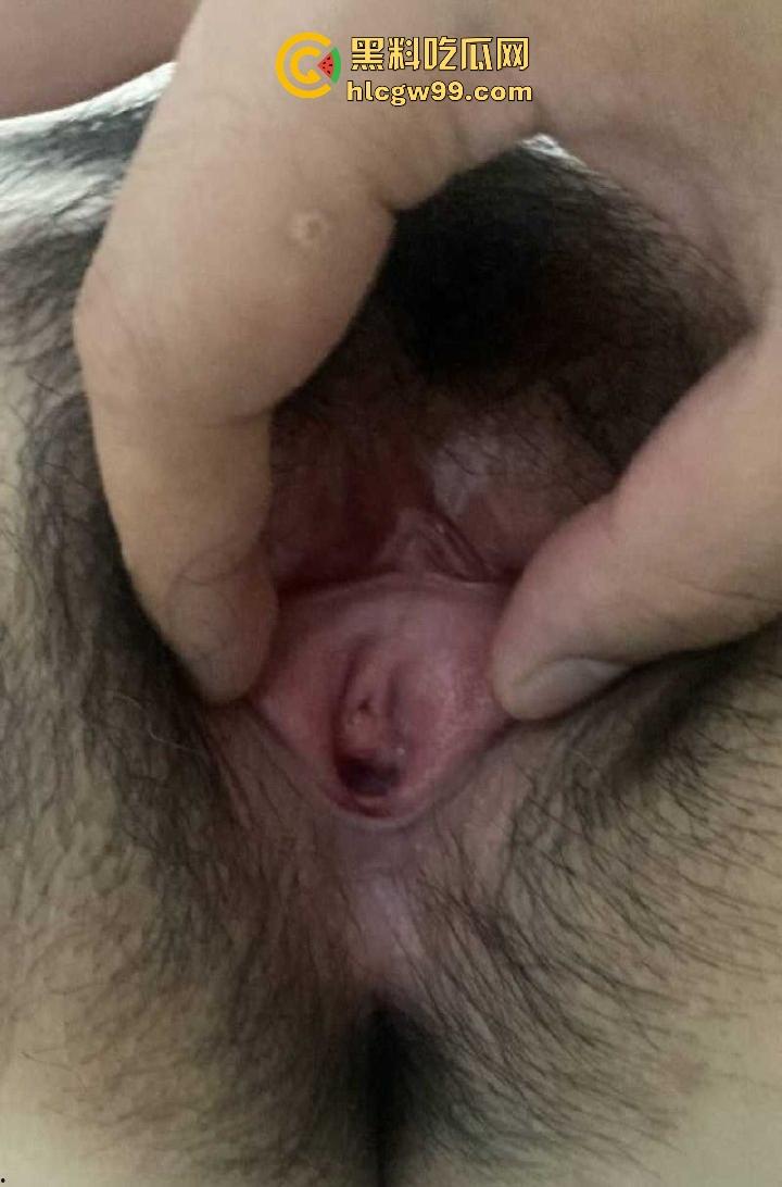 武汉中学高中老师【李伟静】现实中一副为人师表的姿态，在家就犹如是发情的母狗一样的骚，私密视频遭泄露曝光。  第14张