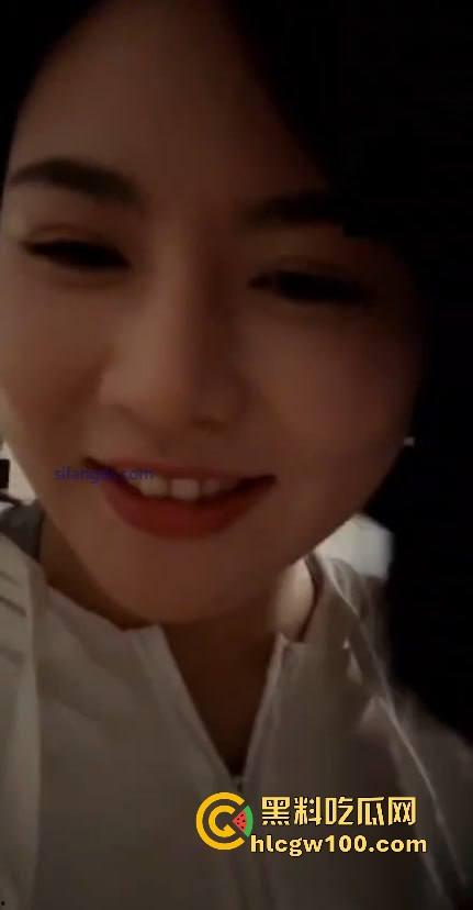 抖音少妇熟女【茶怡】一对一自慰视频流出，大奶熟女用道具自慰放浪不羁，让人直呼劲爆！  第4张