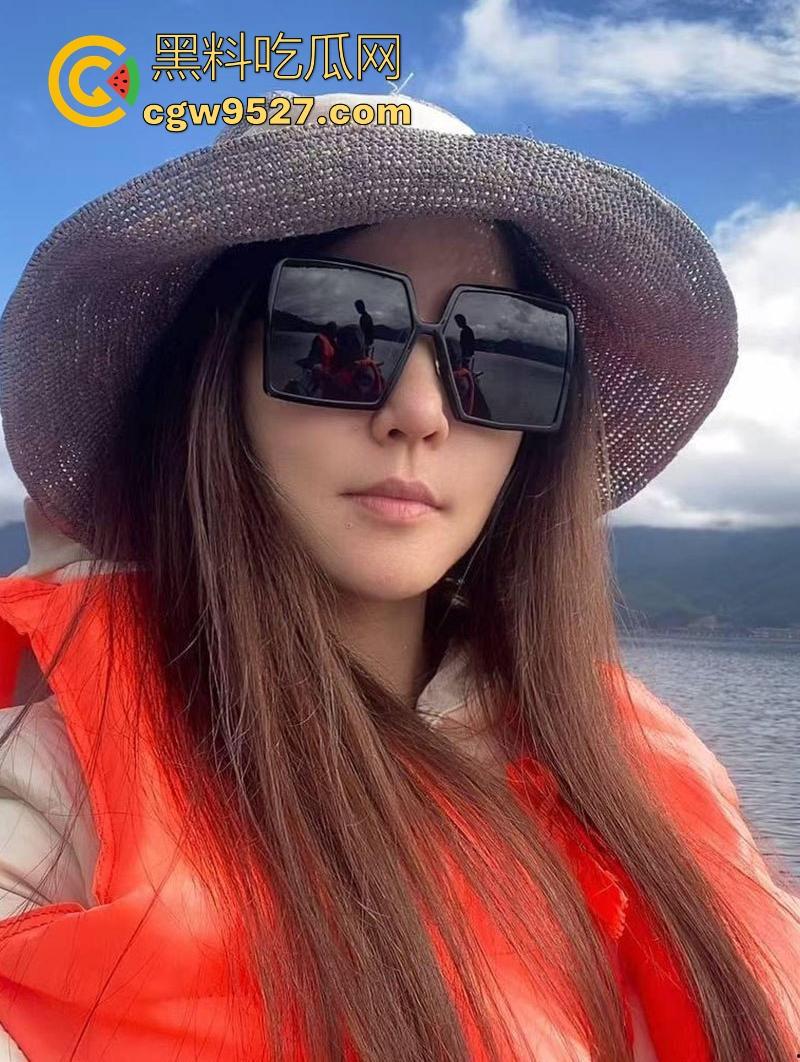 广州星锐动画老板娘【曾婷】出轨约炮视频流出，酒店深喉舔屌，口水拉丝技术娴熟，全程露脸淫荡无比！  第2张