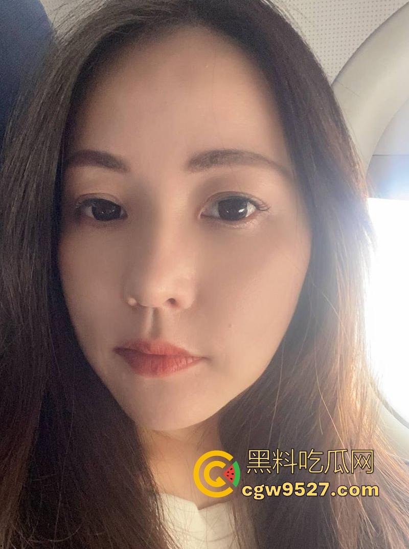 广州星锐动画老板娘【曾婷】出轨约炮视频流出，酒店深喉舔屌，口水拉丝技术娴熟，全程露脸淫荡无比！  第3张