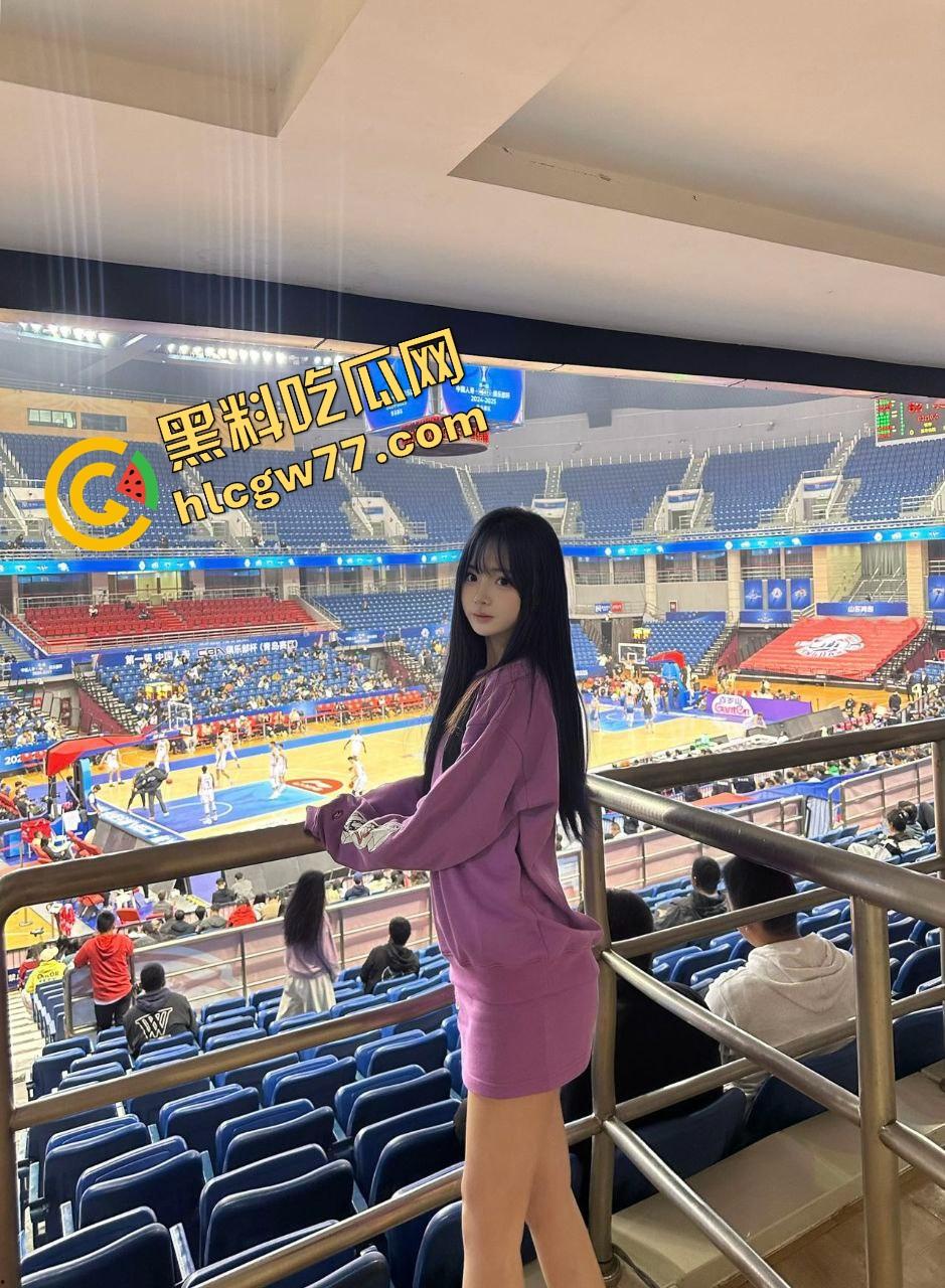 山东青岛大学生【李凤】单亲家庭，缺父爱，见哥哥就跪，学校里嫩男根本喂不饱她！  第1张