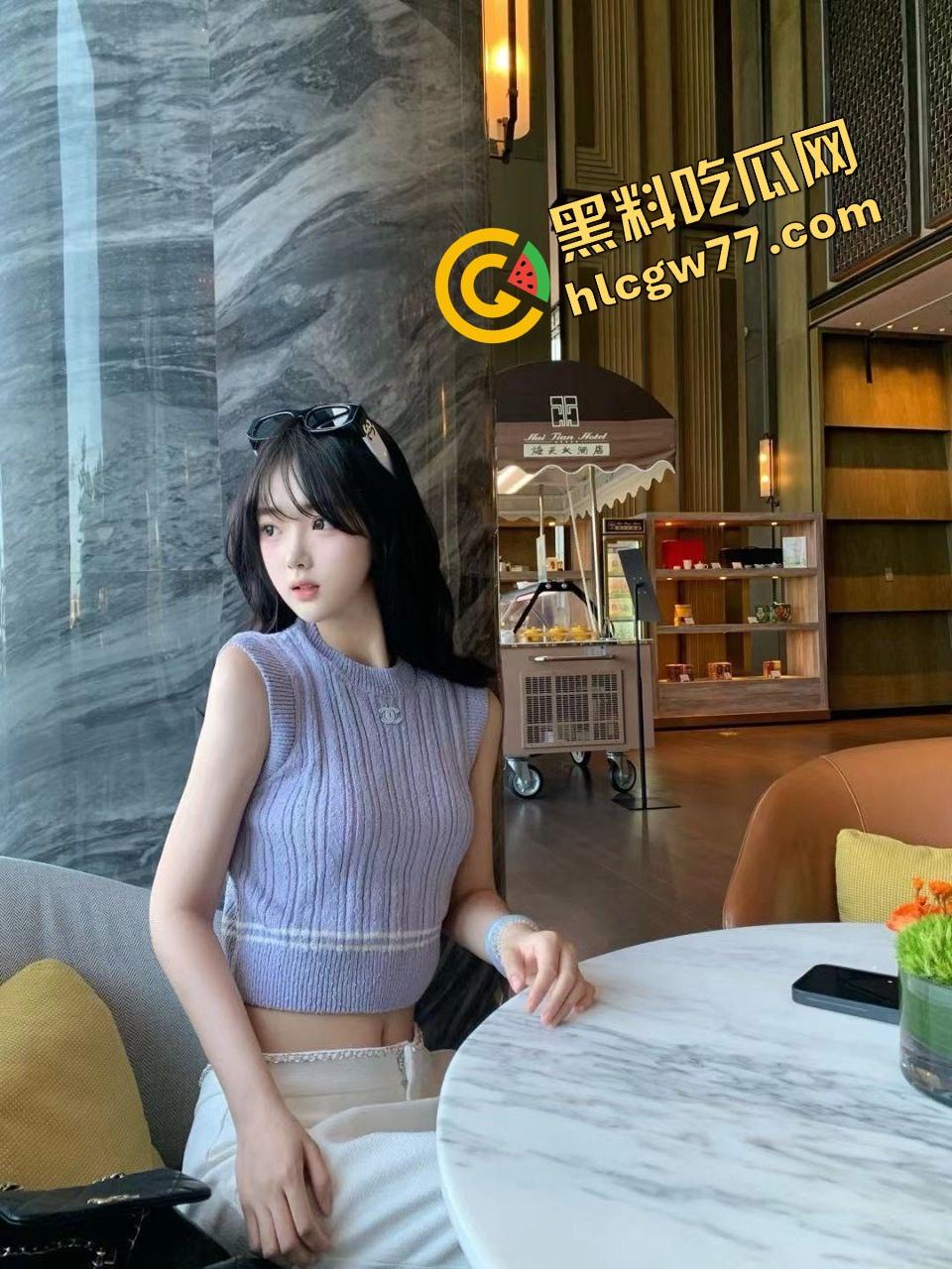 山东青岛大学生【李凤】单亲家庭，缺父爱，见哥哥就跪，学校里嫩男根本喂不饱她！  第2张