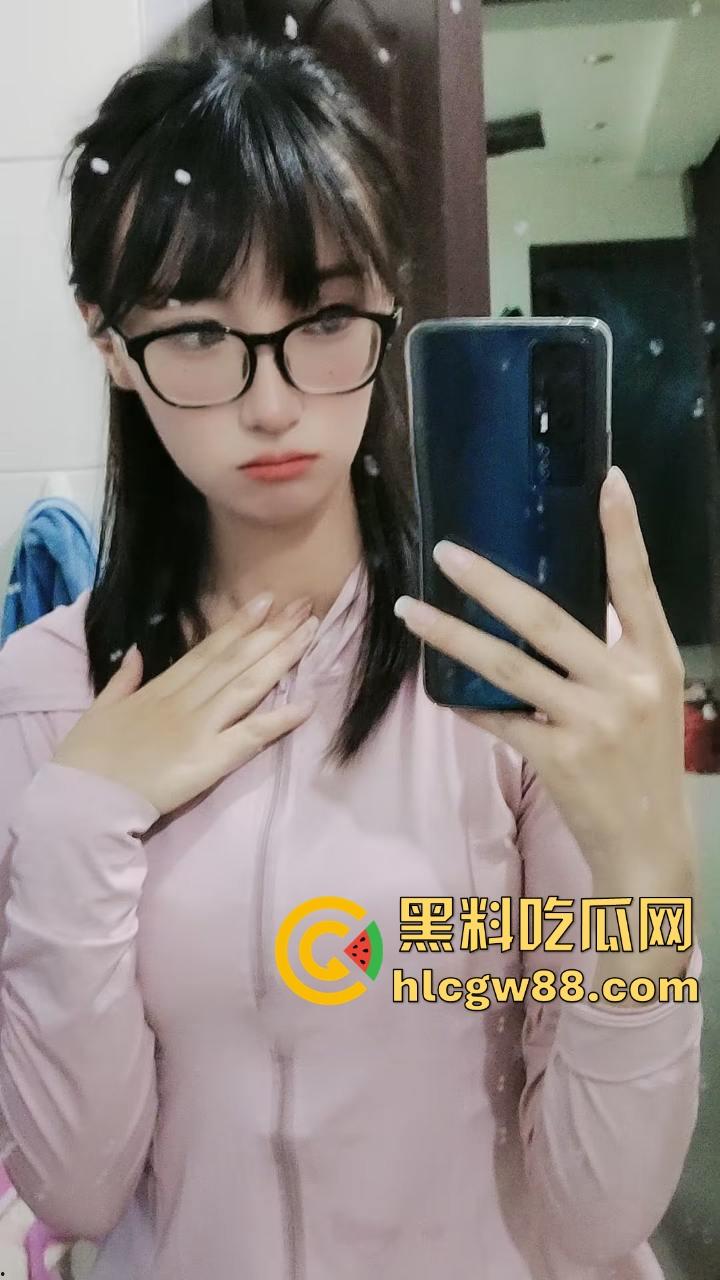 湖北职业技术学院大一嫩妹【赵晓然】网络聊骚被渣男骗裸照 露出美乳和嫩逼疯狂自慰！  第7张