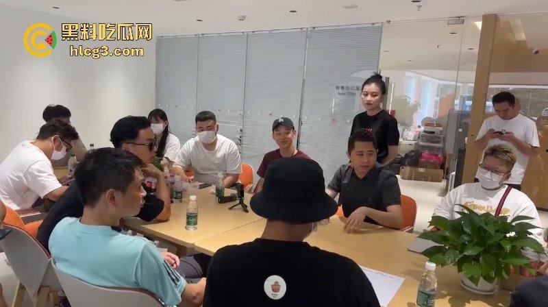 权没维上 还交了20块停车费？极氪背后的生存之战 极氪车主彻底破防 老车主拉横幅维权  第13张