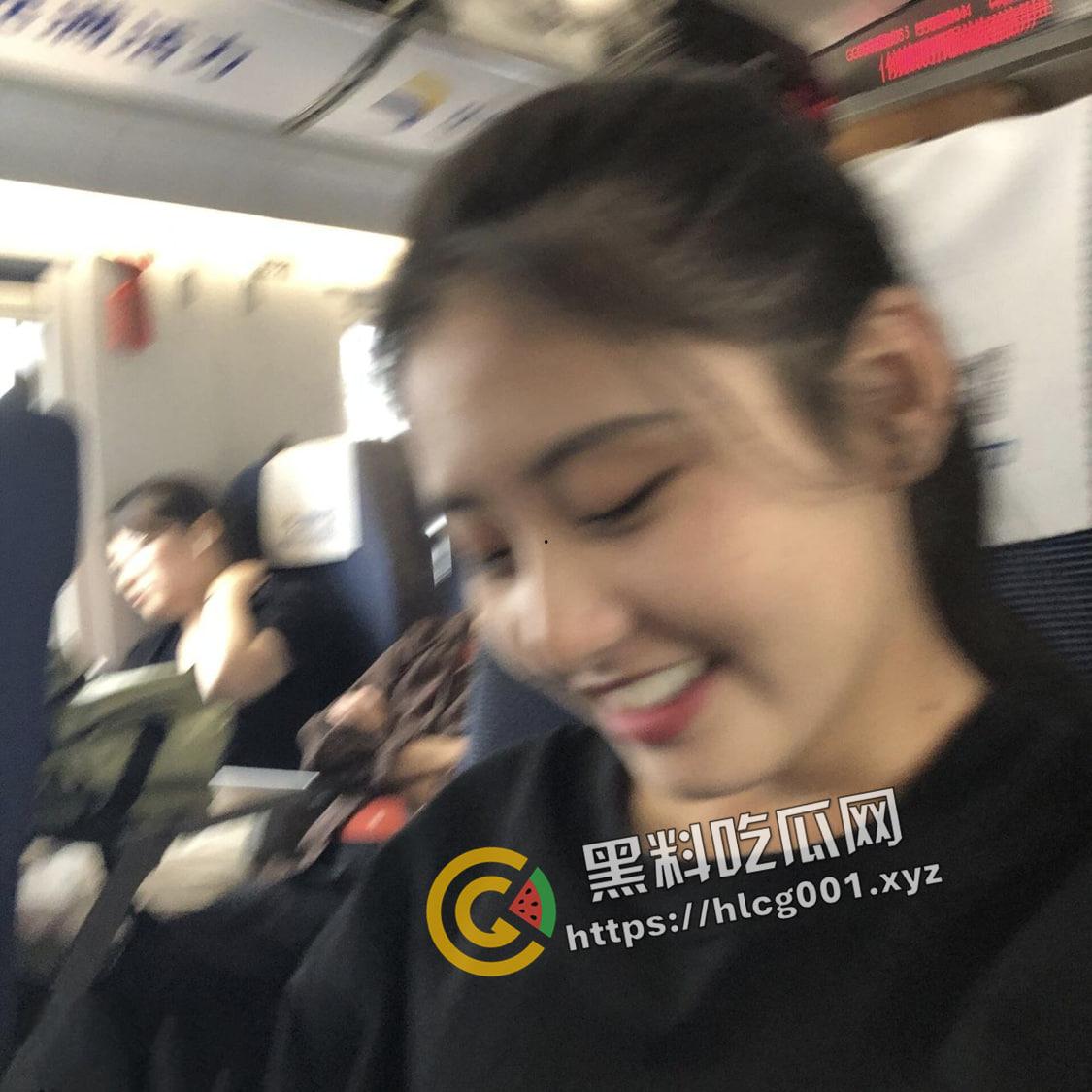 经典永流传！反差婊【李苗】男友视角的性爱记录 温暖的笑容和颤抖的骚穴 今晚就你了  第3张