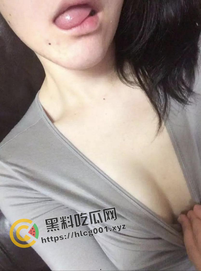 经典永流传！反差婊【李苗】男友视角的性爱记录 温暖的笑容和颤抖的骚穴 今晚就你了  第17张