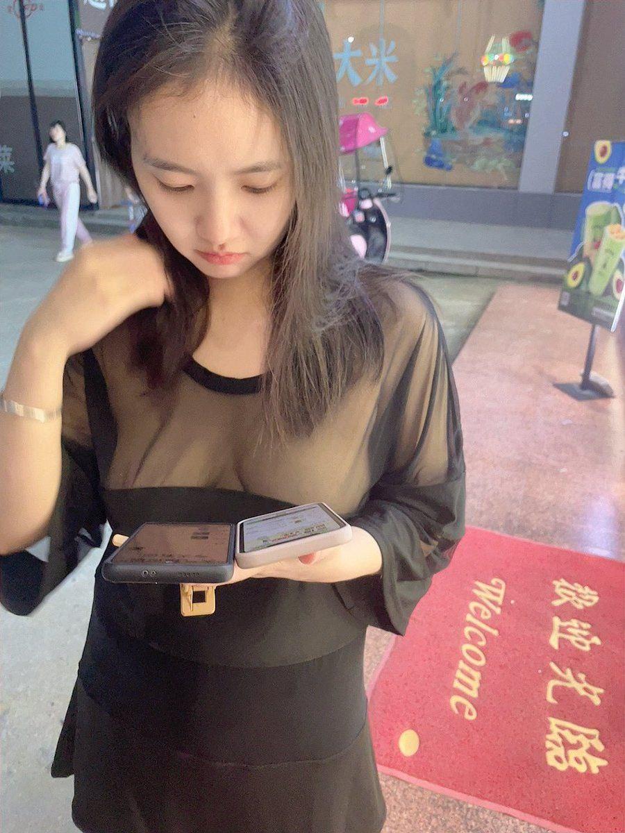 河北廊坊魅力人妻【刘晓霞】开理发店就是为了找男人草自己 带着自己绿帽奴老公玩3p肛交 最喜欢被逼里吹气  第6张