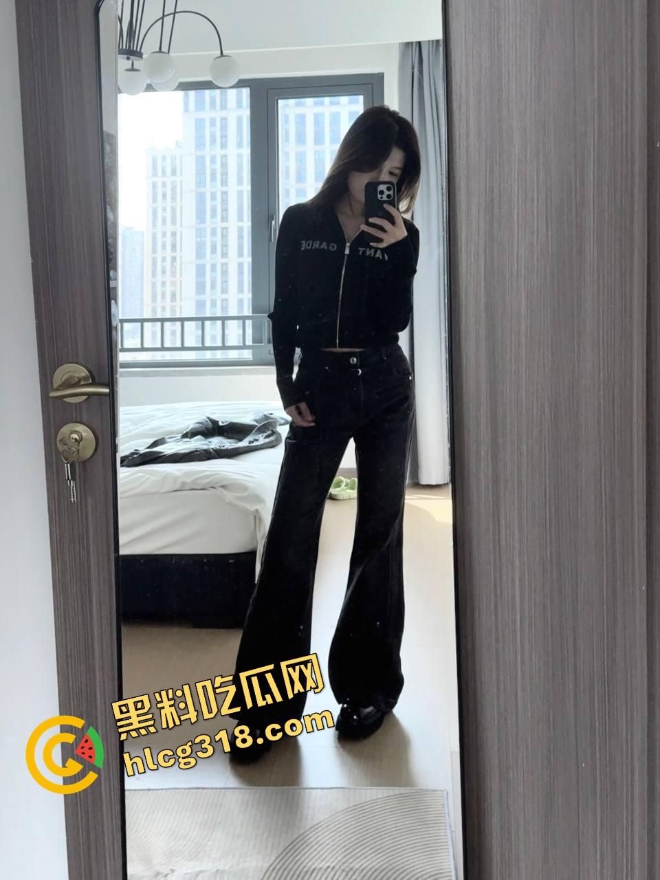 海角乱伦大神新作，野外水库边操得亲姐狂喷水，路人大爷驱赶中抠逼也能高潮！  第2张