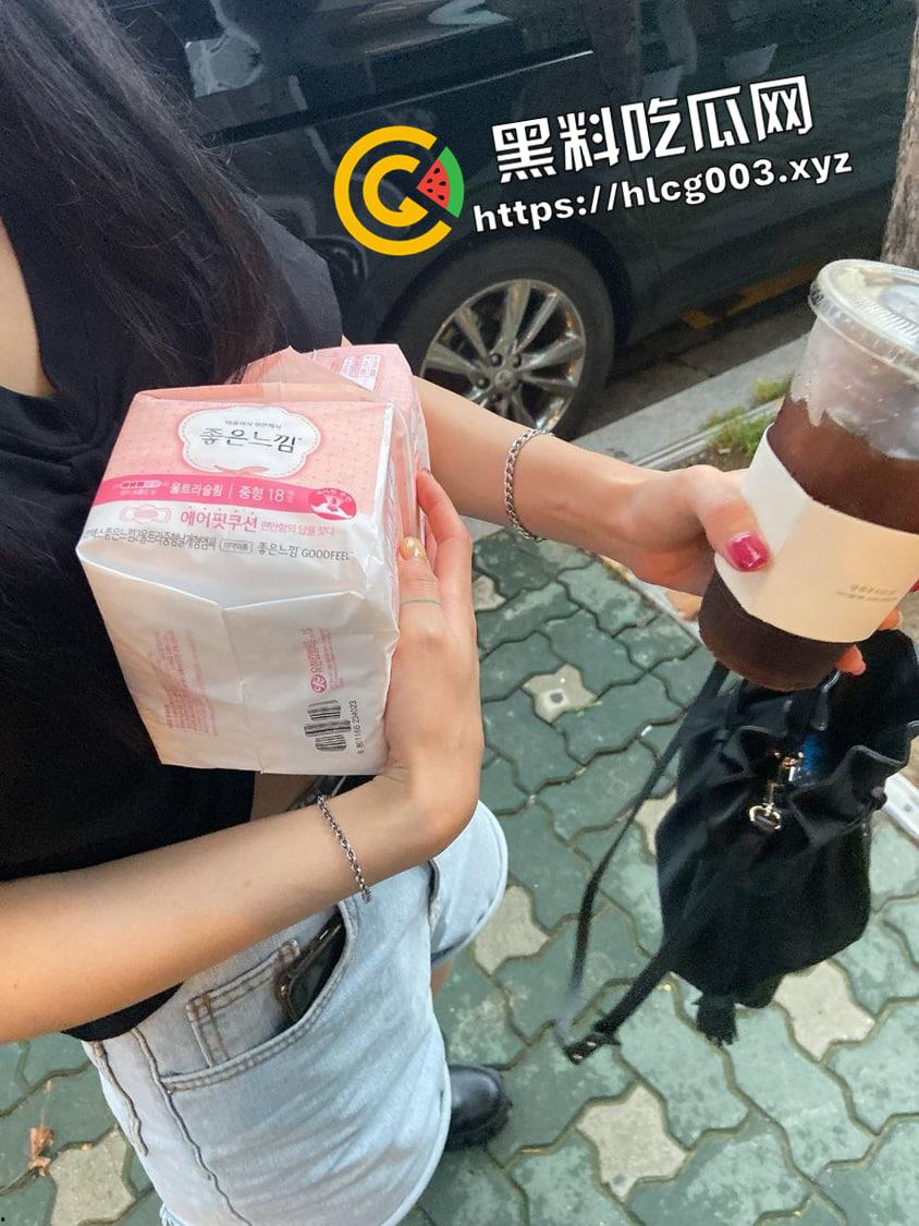 推特暗黑风SM情侣【msgcp】高颜值圣水调教 牵着绳子窒息深喉 爽撸福利  第2张