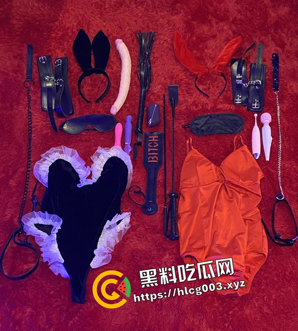 推特暗黑风SM情侣【msgcp】高颜值圣水调教 牵着绳子窒息深喉 爽撸福利  第4张