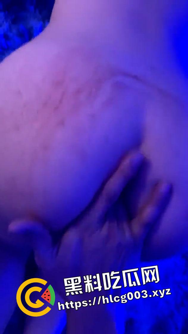 推特暗黑风SM情侣【msgcp】高颜值圣水调教 牵着绳子窒息深喉 爽撸福利  第14张