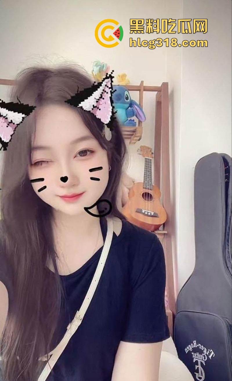 约炮抖音清纯少女【草莓真好吃】修长美腿纤细诱人，性感翘臀在线后入，草莓确实好吃！  第4张