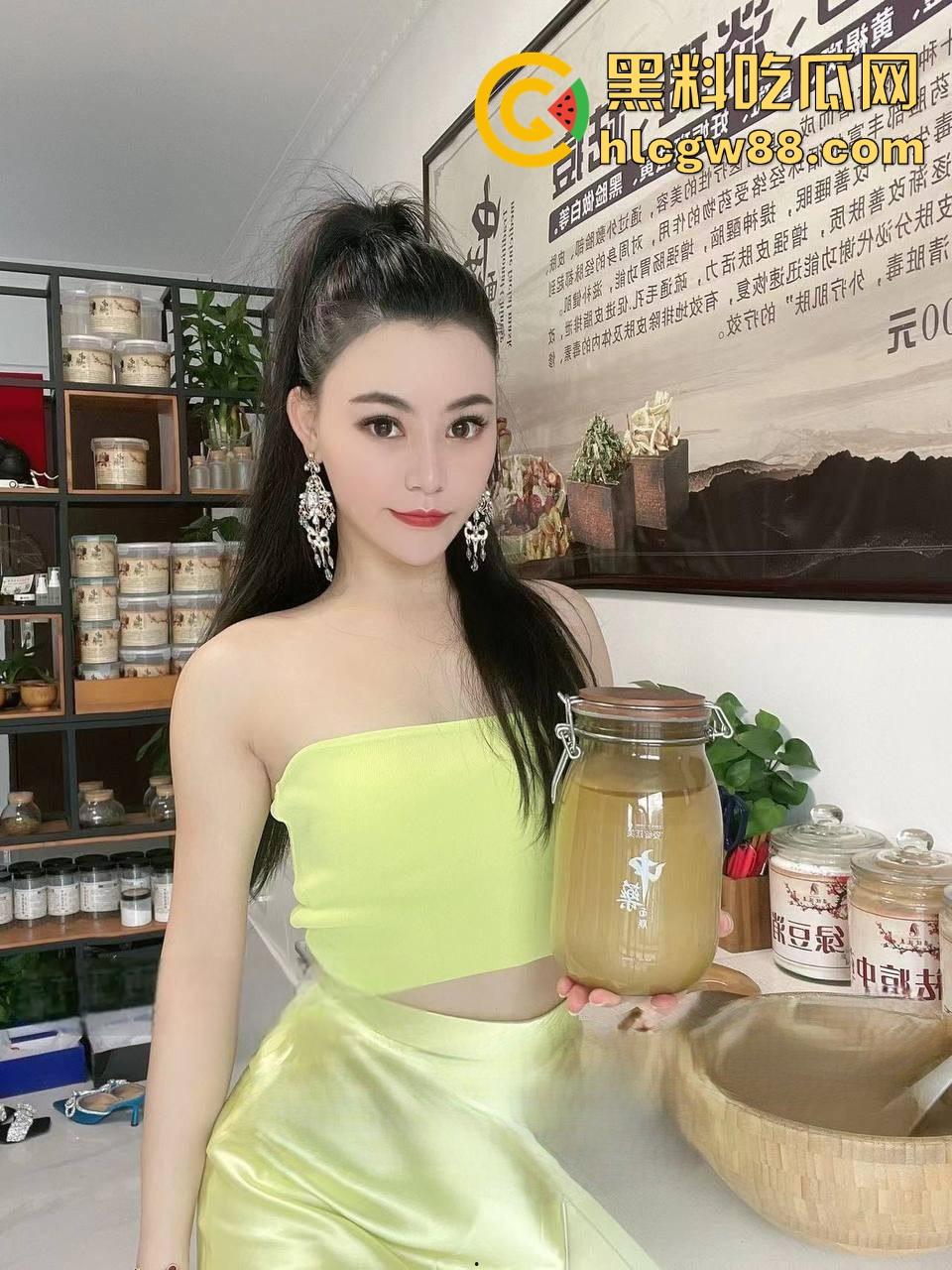 深圳假名媛龙岗御姐【夏婷】开着718保时捷装逼四处勾金主，不卖逼根本养不起车，一身科技脸还能装多久？  第5张