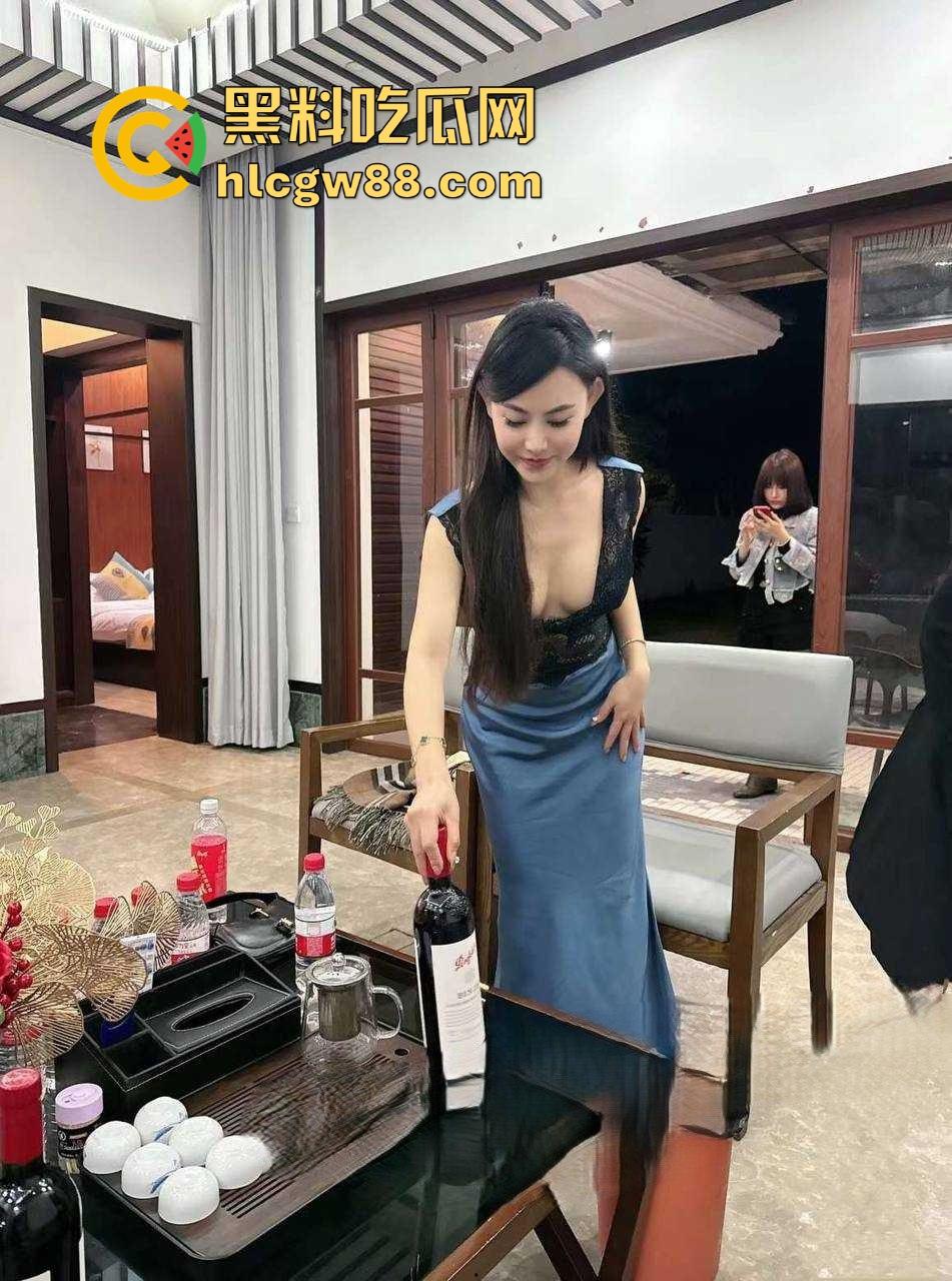 深圳假名媛龙岗御姐【夏婷】开着718保时捷装逼四处勾金主，不卖逼根本养不起车，一身科技脸还能装多久？  第11张