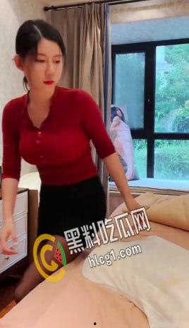 抖音网红反差骚货 李雅 在商场楼道跪舔粉丝 口交镜前后入啪啪射肥臀 姐姐真是太宠粉啦！  第2张