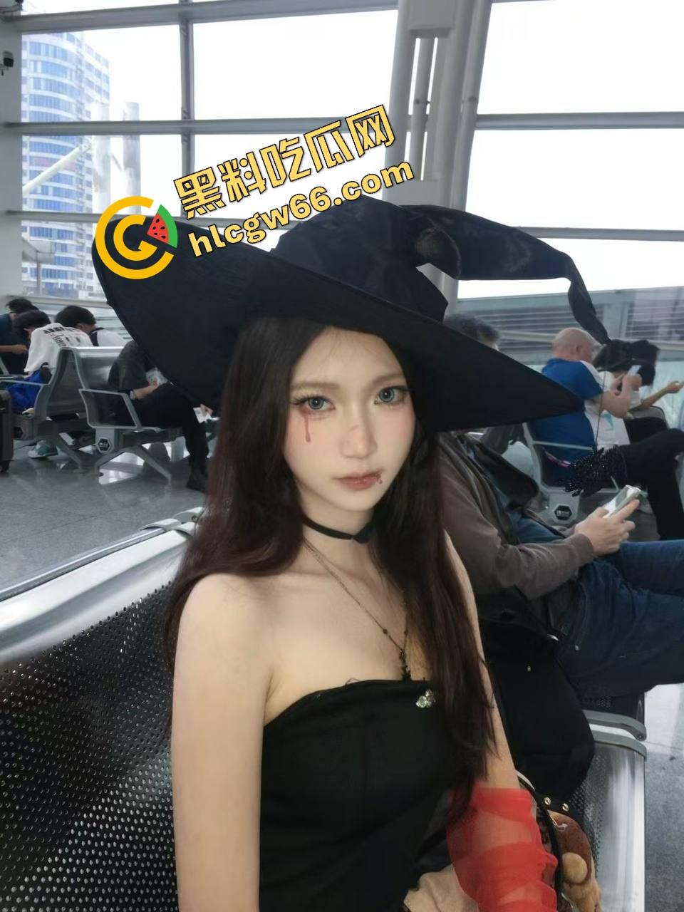 成都理工大二骚货『李娜娜』啪啪自拍流出，极品御姐身材太顶，黑丝高跟玩COS被操成狗，一晚八发全干吐！  第2张