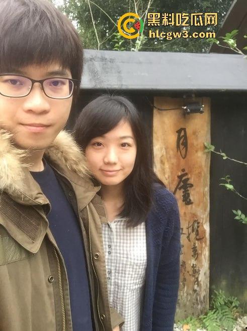 云盘泄密清纯女友性爱日常曝光  外表无害内心骚到飞起，下面插一根嘴里还塞一根！ 第1张