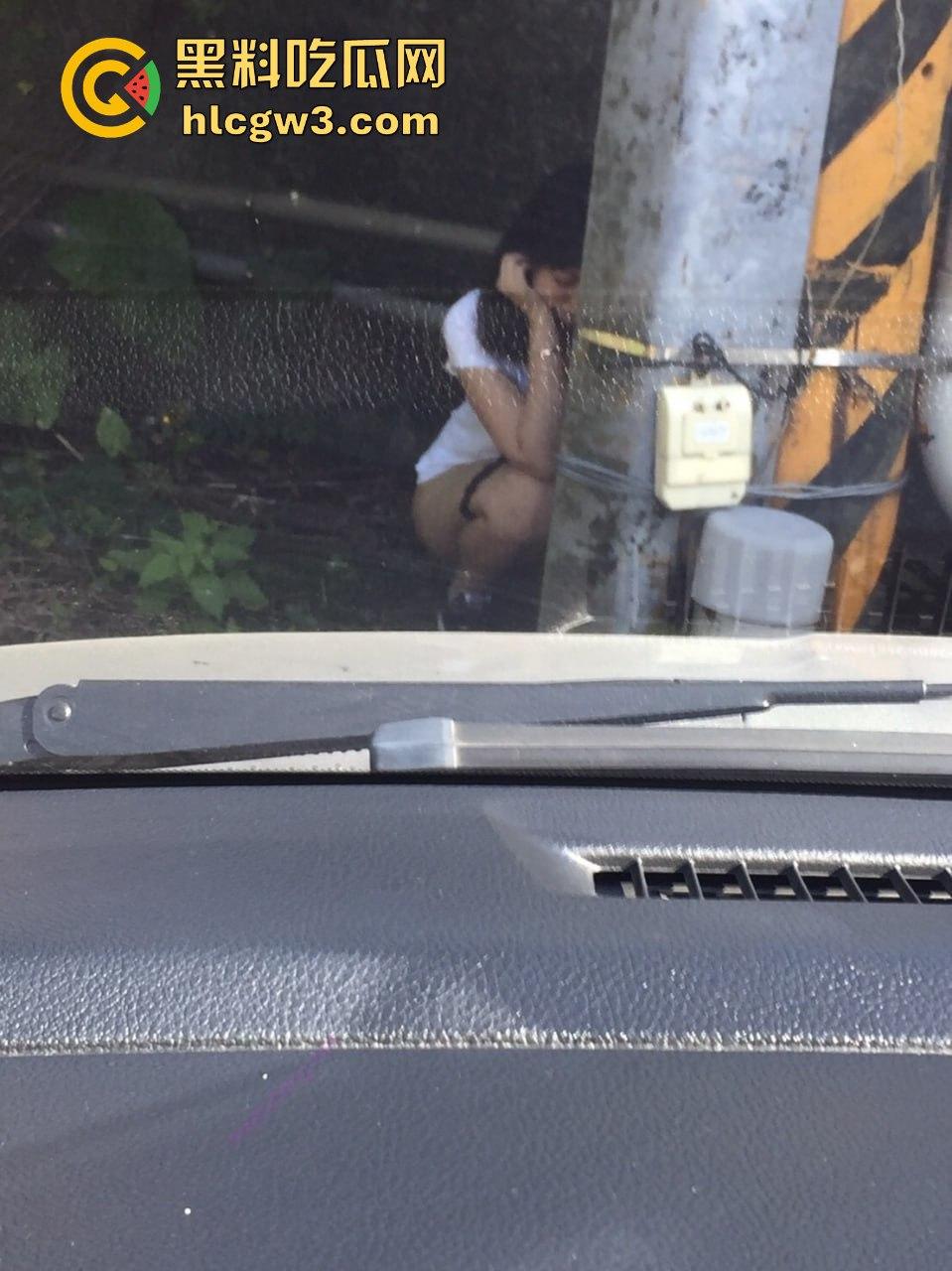 云盘泄密清纯女友性爱日常曝光  外表无害内心骚到飞起，下面插一根嘴里还塞一根！ 第11张