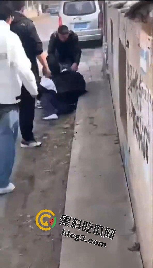 勇敢的小伙，这才是面对校园霸凌的正确方式，就是反击回去！  第4张