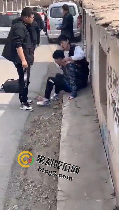 勇敢的小伙，这才是面对校园霸凌的正确方式，就是反击回去！  第10张