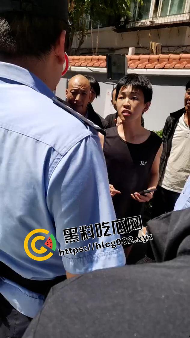 太原二十九中学体考裁判少掐表惹众怒 体育生包围学校讨要说法 现场视频流出  第4张