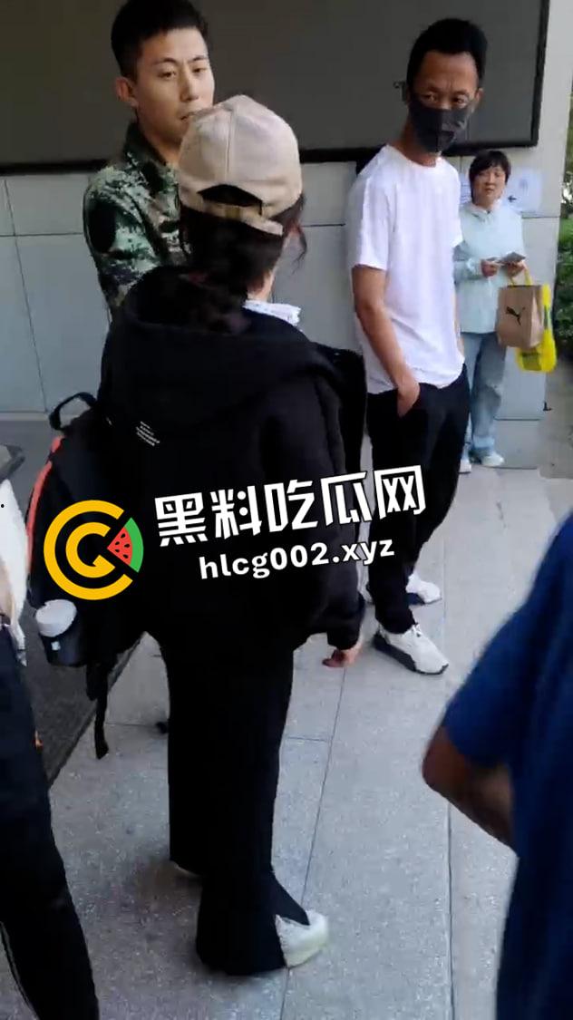 太原二十九中学体考裁判少掐表惹众怒 体育生包围学校讨要说法 现场视频流出  第5张