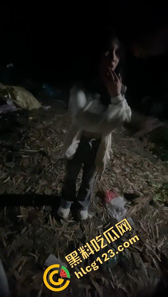 精神小妹撬走闺蜜男朋友，结果被集美揪住狂揍一顿！  第11张