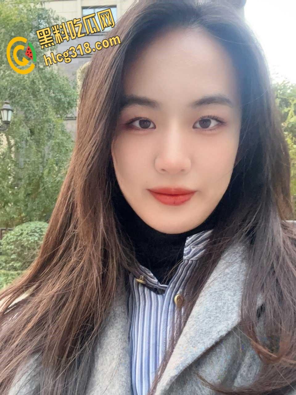 山东潍坊建设银行【周心仪】，衣服一脱马甲线一露，上来就是口活乱舔，熟女的魅力一般人顶不住 !  第2张