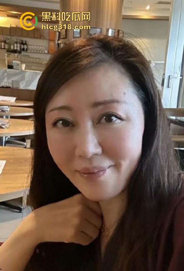 海角乱伦大神【妖娆的丈母娘】狂操性感黑丝丈母娘，翘臀巨乳无套内射狠狠的满足她！  第1张