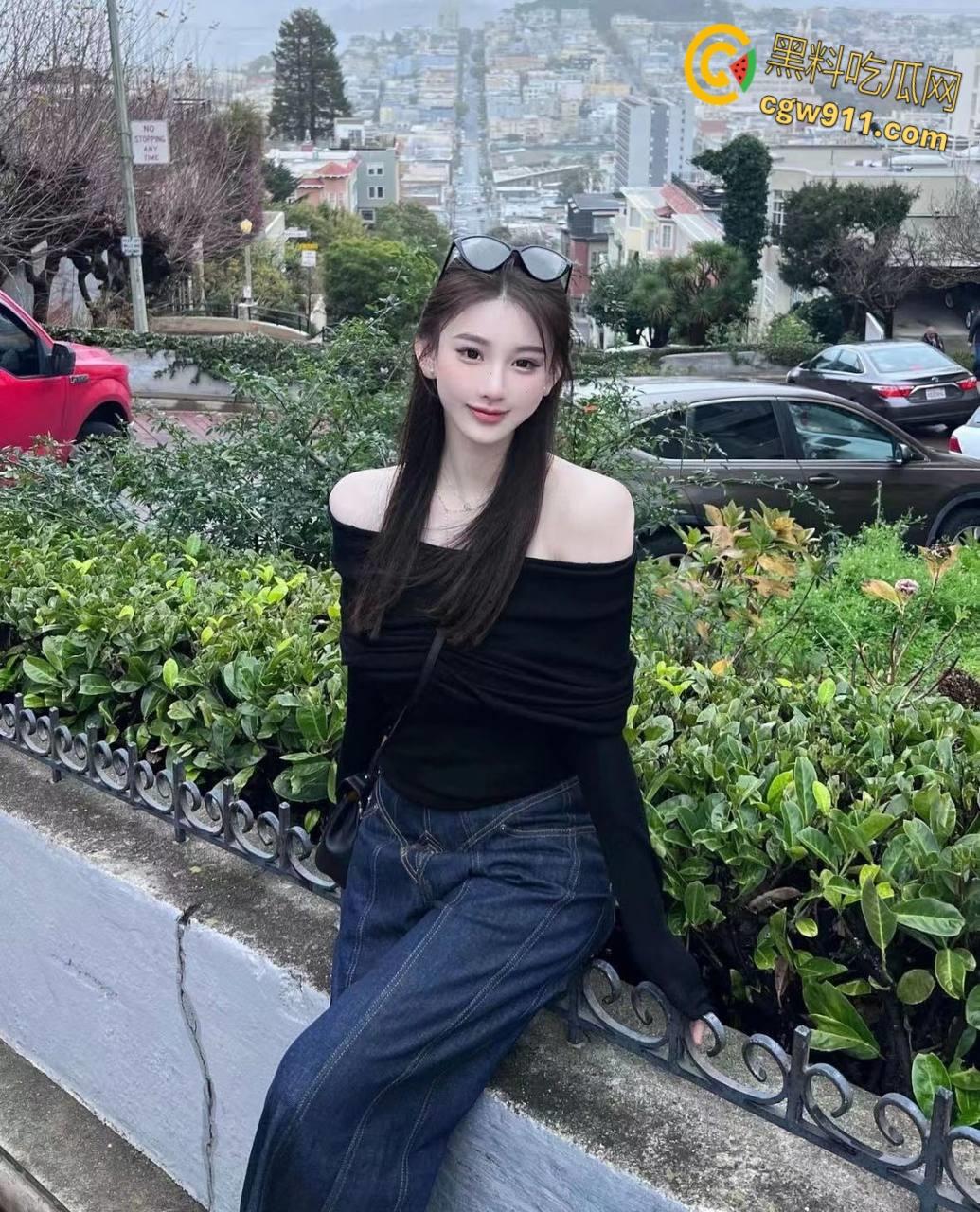 上海戏剧学院舞蹈生【宋雅倩】，一放假立马被男友拉去开房，超粉嫩白虎骑乘榨精，肏到求饶放过 ！  第1张