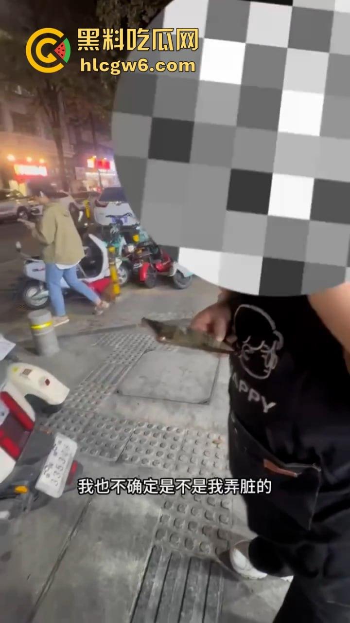 四川街覇店老板恶意往电瓶车上泼油被硬核美女车主拍视频曝光 引无数网友差评攻击关门大吉  第6张