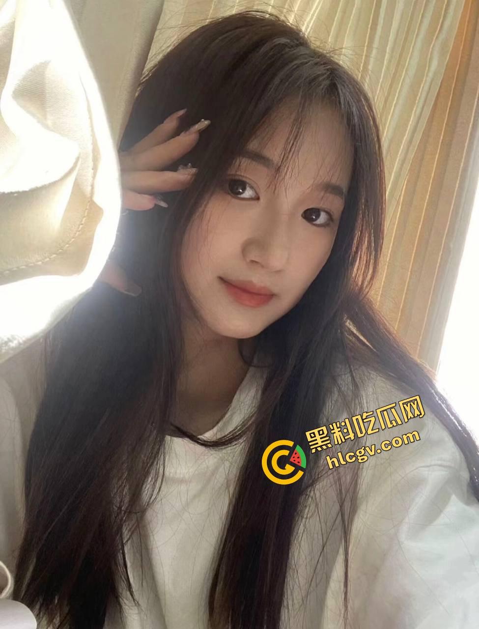 瓜友独家投稿曝光:重庆轻工职业学院反差婊『陈思怡』约炮金主大哥 开房爆操 惨遭流出！  第4张