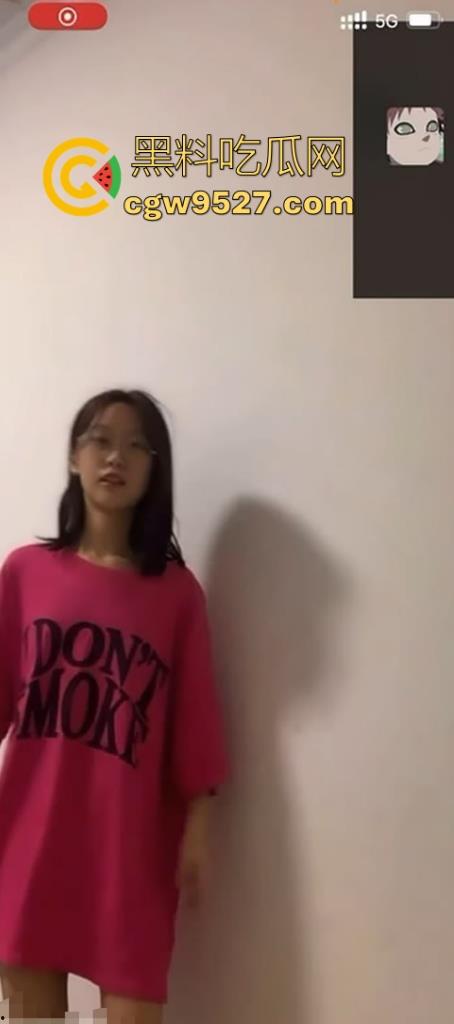 山东省蓬莱第二中学，40岁男老师和学生搞在一起，自拍性爱视频泄露曝光，你情我愿奈何不了，这草吃的真嫩啊！  第3张