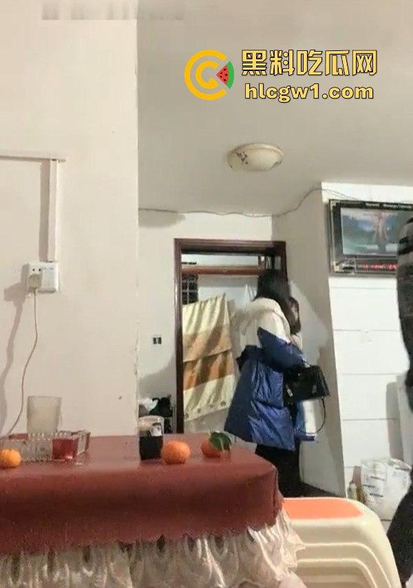 湖南瓜友曝光深夜偷拍淫窝遭老鸨追赶，逃命时撞进快餐妹窝，生死逃亡中还能遇骚妹，湖南深夜真不简单！  第5张