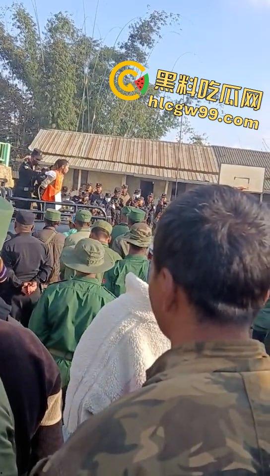 全网震惊！缅甸佤邦男子【陈尼荣】丧心病狂对生父痛下杀手，现场直击公审现场全程高能  第2张