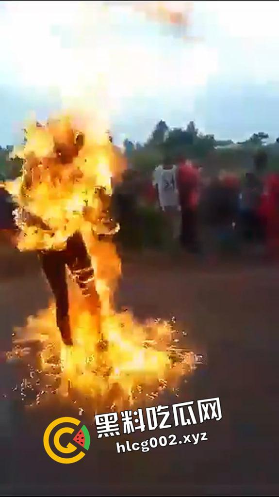 尼哥就是狠！南非尼哥虐待小孩 被抓到后活活烧死 惨不忍睹  第3张