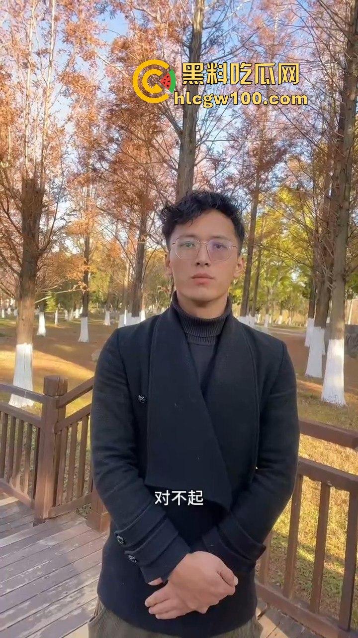 云南保山市君悦广场男子【王麒麟】表白成功，不料给正牌女友抓包，时间管理大师错误案例！！  第1张