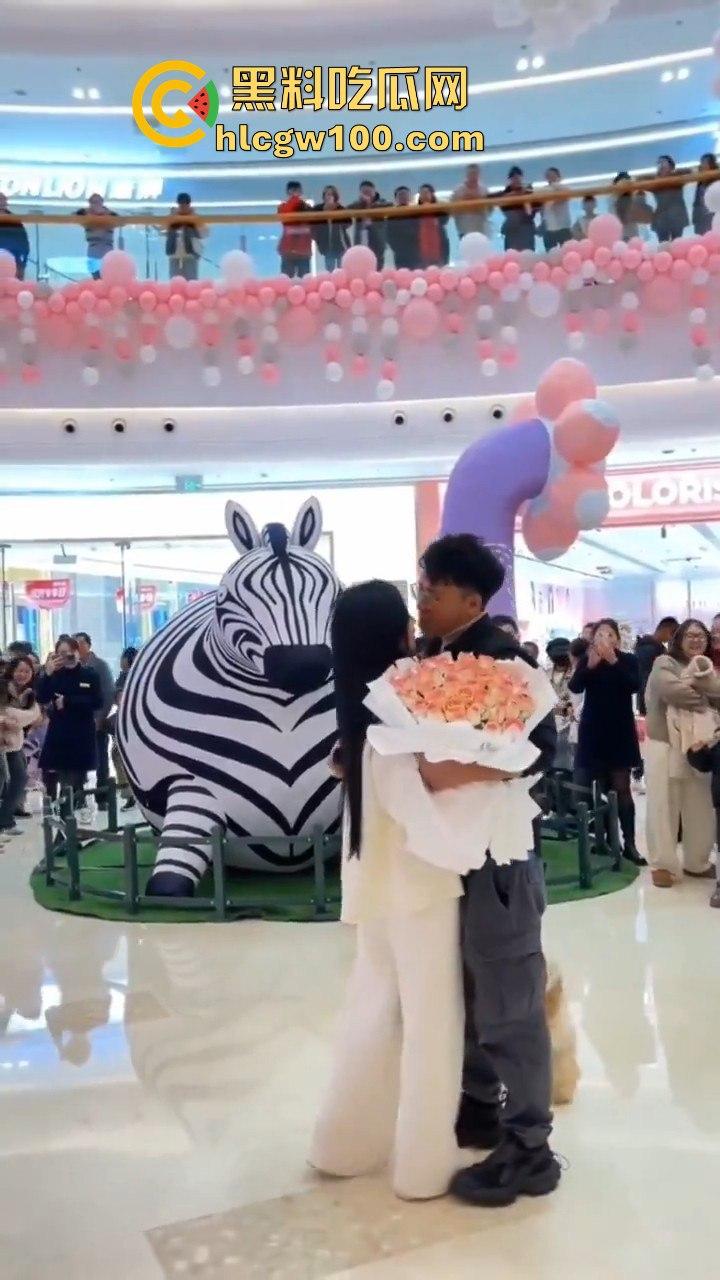 云南保山市君悦广场男子【王麒麟】表白成功，不料给正牌女友抓包，时间管理大师错误案例！！  第10张