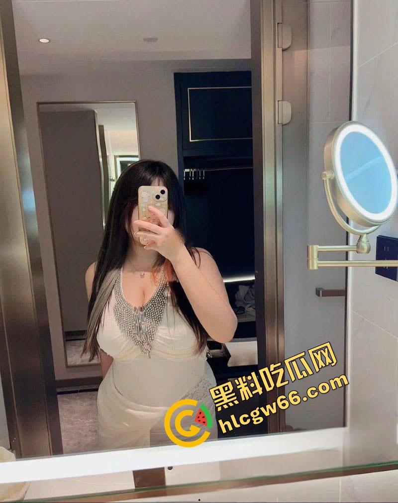 贵州铜仁狠货【涵涵】核弹级巨乳甩飞天，炮友后入爆操扇臀抓奶，干到高潮尖叫破音！  第4张