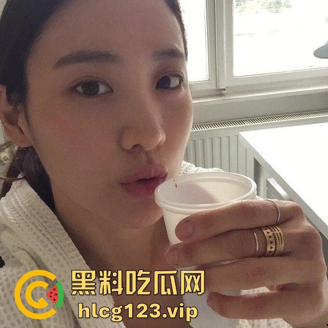 韩国美女【李恩秀】，顶级颜值反差骚货！脸好看到想操，微整过又咋了？  第4张