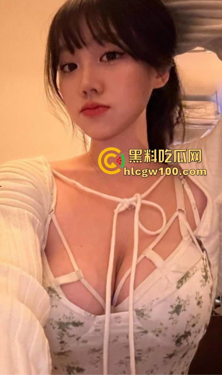 广州巨乳嫩妹【罗雪菲】自拍炸裂流出，00后极品白嫩大奶粉穴流出，颜值和身材双杀，看一眼鸡巴就硬到受不了！  第9张