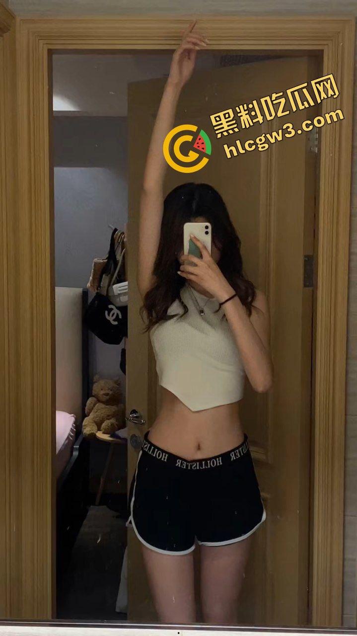 抖音气质反差骚鸡英国留学生【kel】镜前露奶展示玉体 酒店趴床暴力后入！独家曝光！  第3张