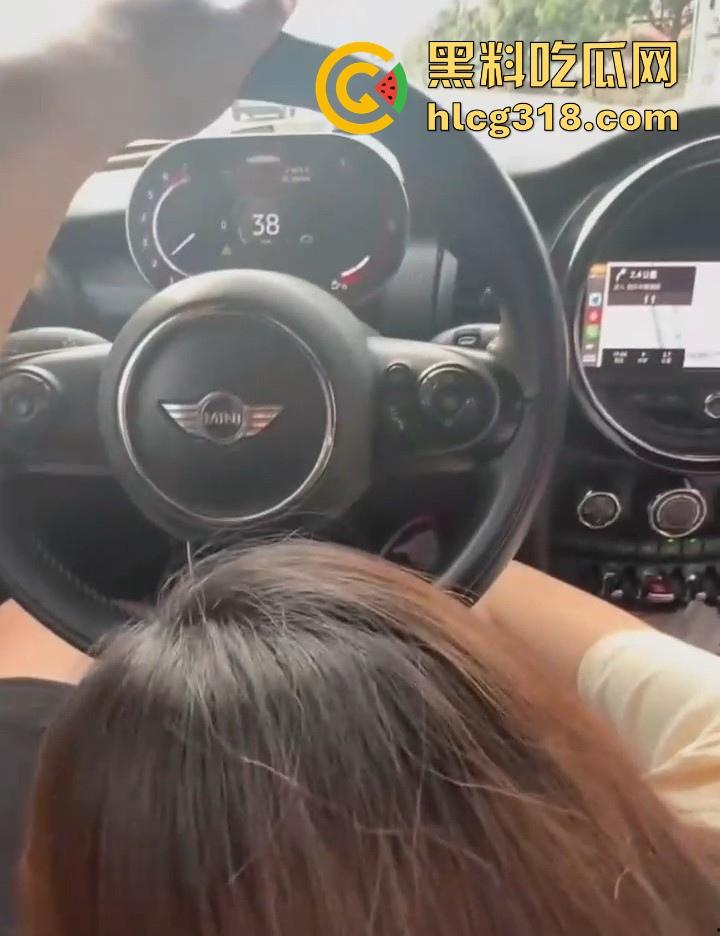 富二代约炮极品身材高颜值幼师 车内深喉口交 酒店3P内射粉嫩骚穴 完美露脸无比反差！  第1张