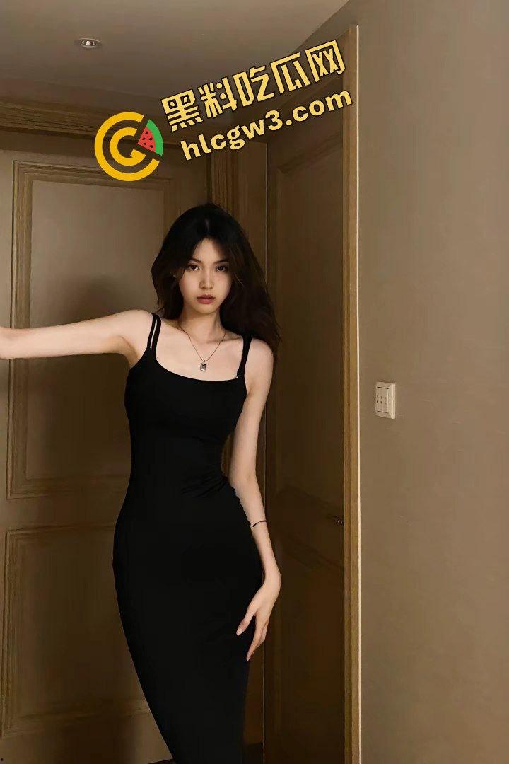 抖音气质反差骚鸡英国留学生【kel】镜前露奶展示玉体 酒店趴床暴力后入！独家曝光！  第7张