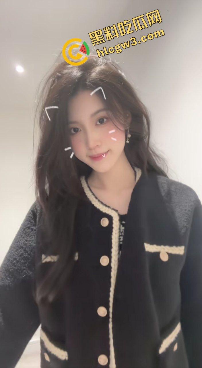 抖音气质反差骚鸡英国留学生【kel】镜前露奶展示玉体 酒店趴床暴力后入！独家曝光！  第8张