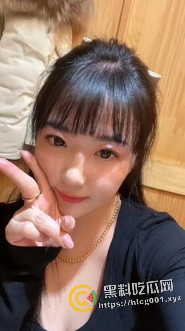 大同平城区反差婊 奶着孩子奶老公 乳晕和逼一般黑 美熟少妇 谁顶得住 被龟男老公流出  第2张