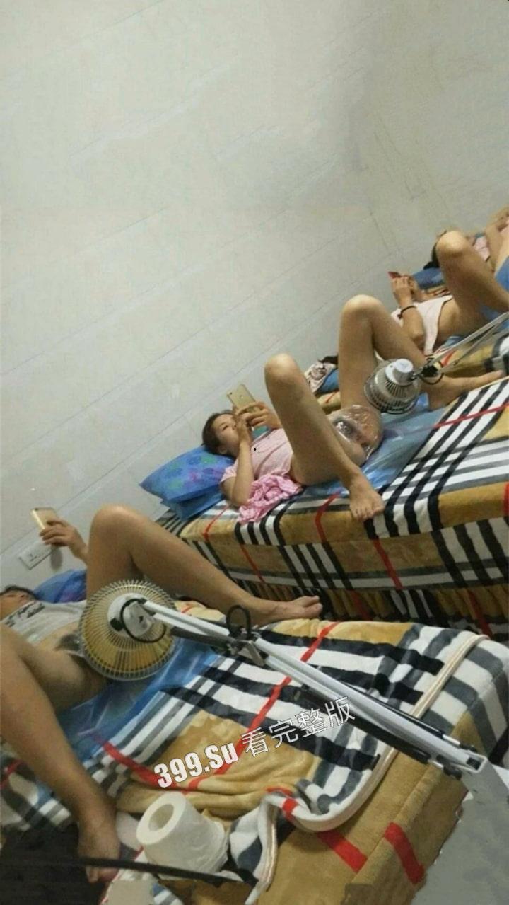 美容师偷拍做阴部护理的少妇 人工护理完再进行阴部烤电  这和男生去推油的手法不是一样嘛 第7张