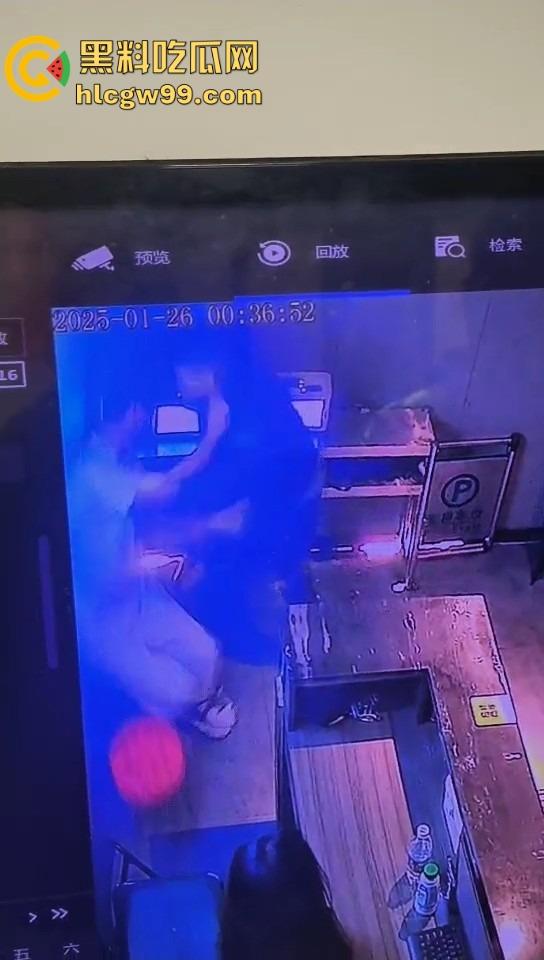 新年第一刀,莆田大过年上演血腥捅人案,五六刀下去，白刀进红刀出，大过年直接血溅当场！  第4张